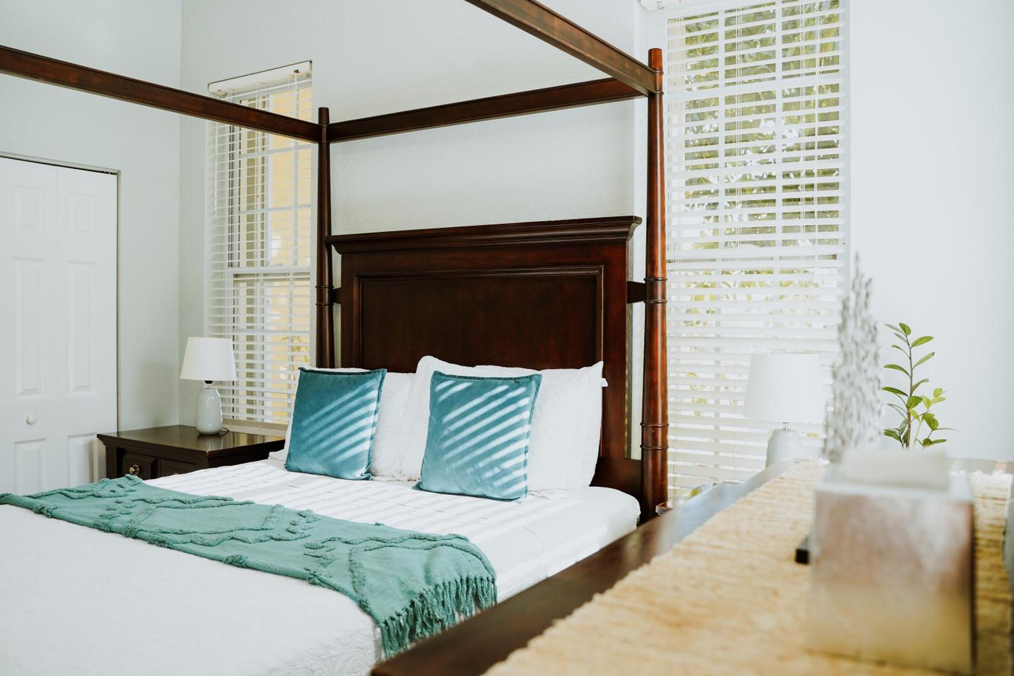 Shangri-La Boutique Bed & Breakfast West Bay Exterior foto