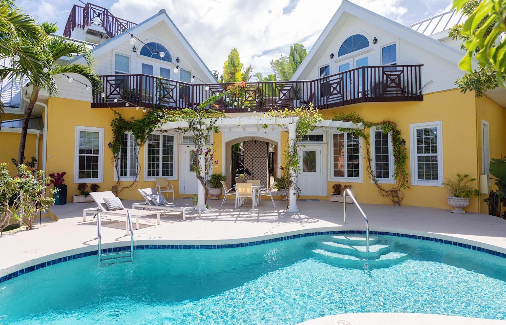 Shangri-La Boutique Bed & Breakfast West Bay Exterior foto