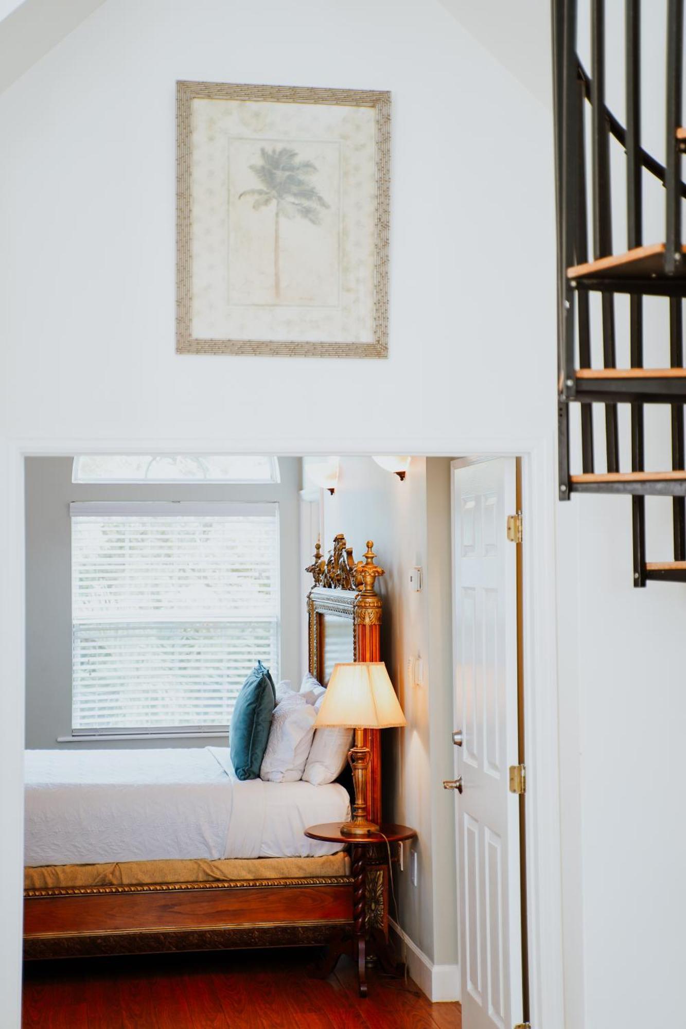 Shangri-La Boutique Bed & Breakfast West Bay Zimmer foto